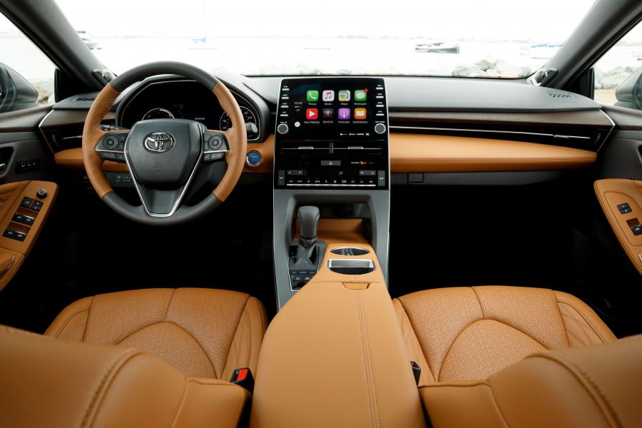 Торпедо Toyota Avalon Hybrid Limited 2018 года  (фото 18 из 34)
